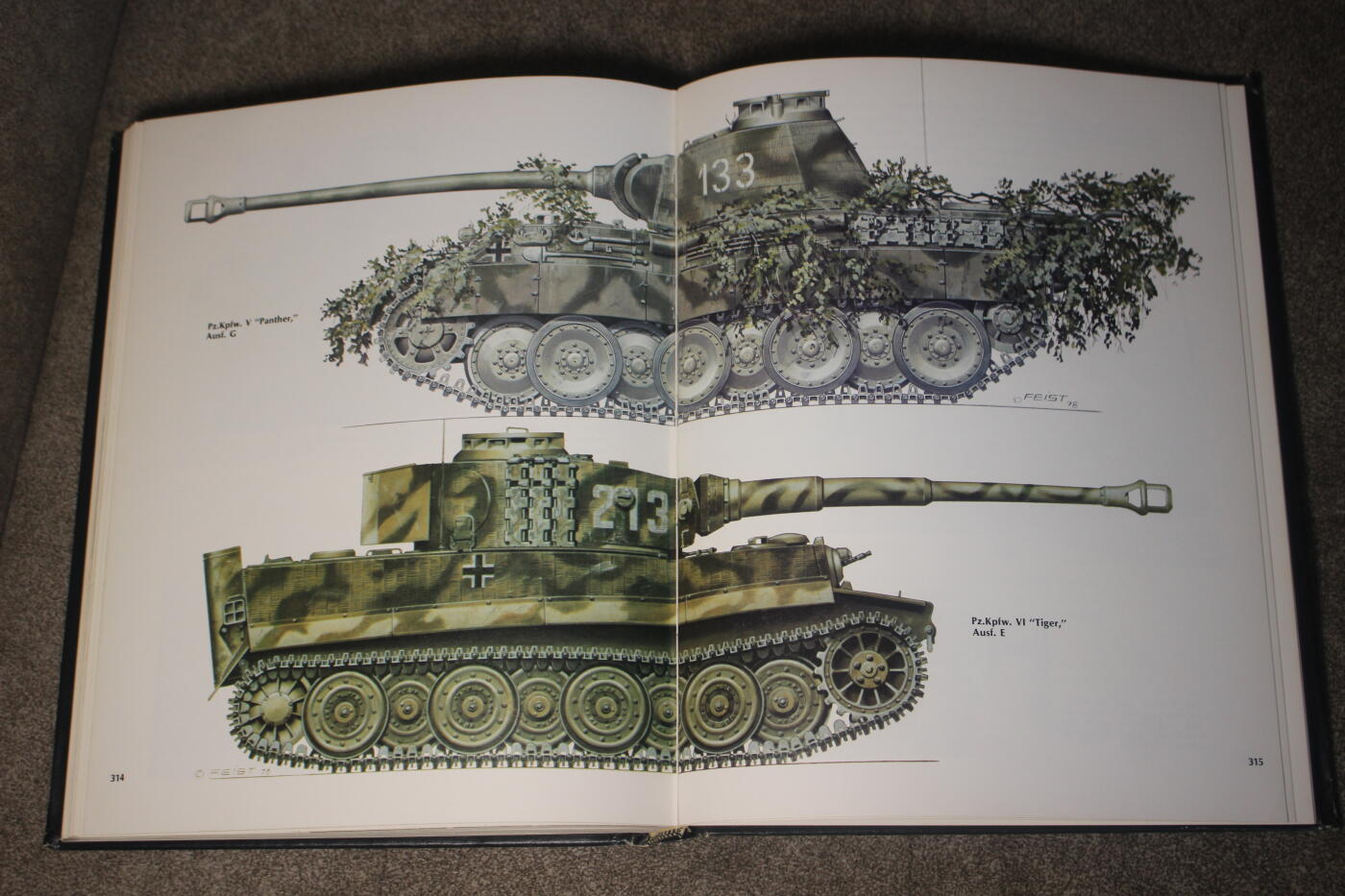 2026.4.21杂货小拍卖 《装甲兵团》，全书335页，详细介绍了德三装甲兵的历史沿革和制服、装备、标识等，书本整体保存完好