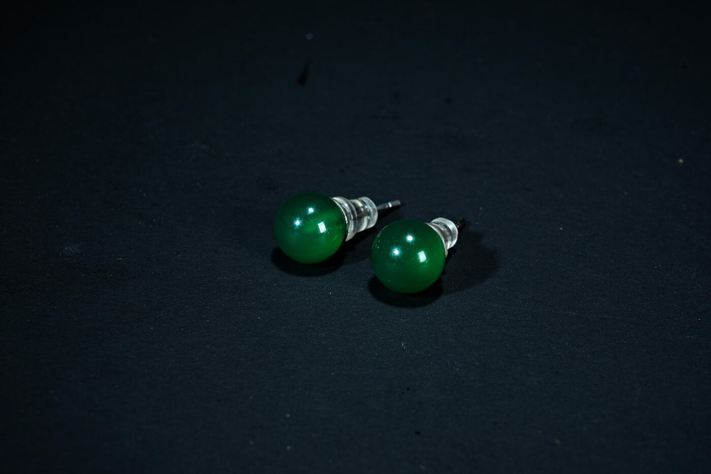 上海都达杂项专场八十一【全场包邮】  天然绿玛瑙圆珠耳环 一对97-204