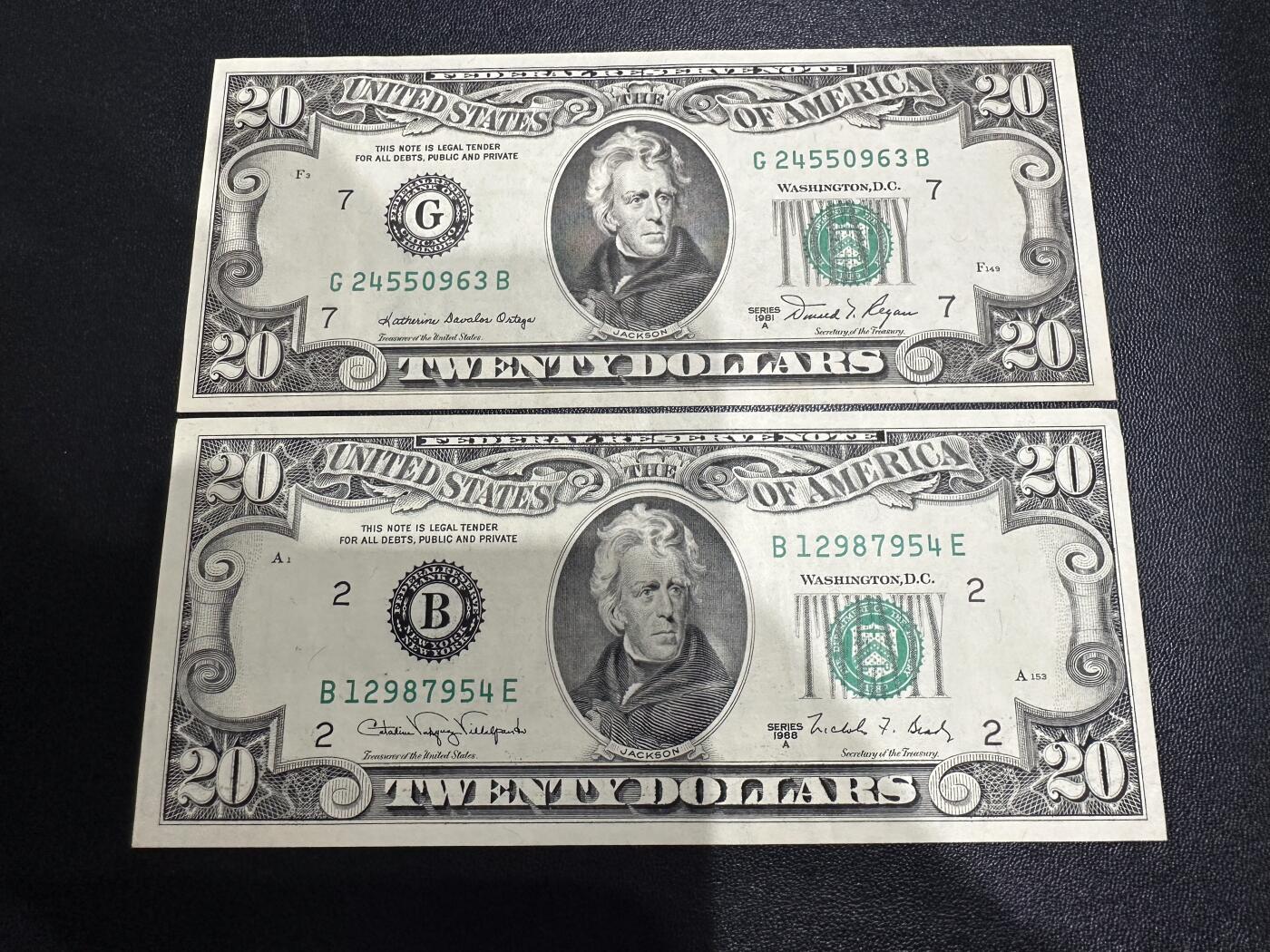 《外钞收藏家》第六百二十八期（精品百拍场）（长期征集拍品、欢迎藏友们联系合作） 1981和88年美国小头版20美元 2张一起 AU品相