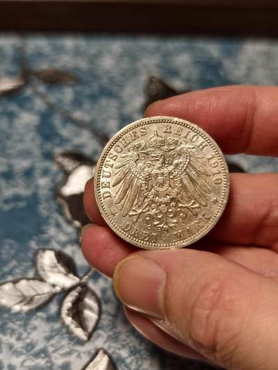 抚柳草堂-第二十六期章牌钱币  奖章勋章 满百包邮 放漏专场 1910德国普鲁士威廉二世3马克银币 A厂 重16.7g 淡淡的转光 底板也不错