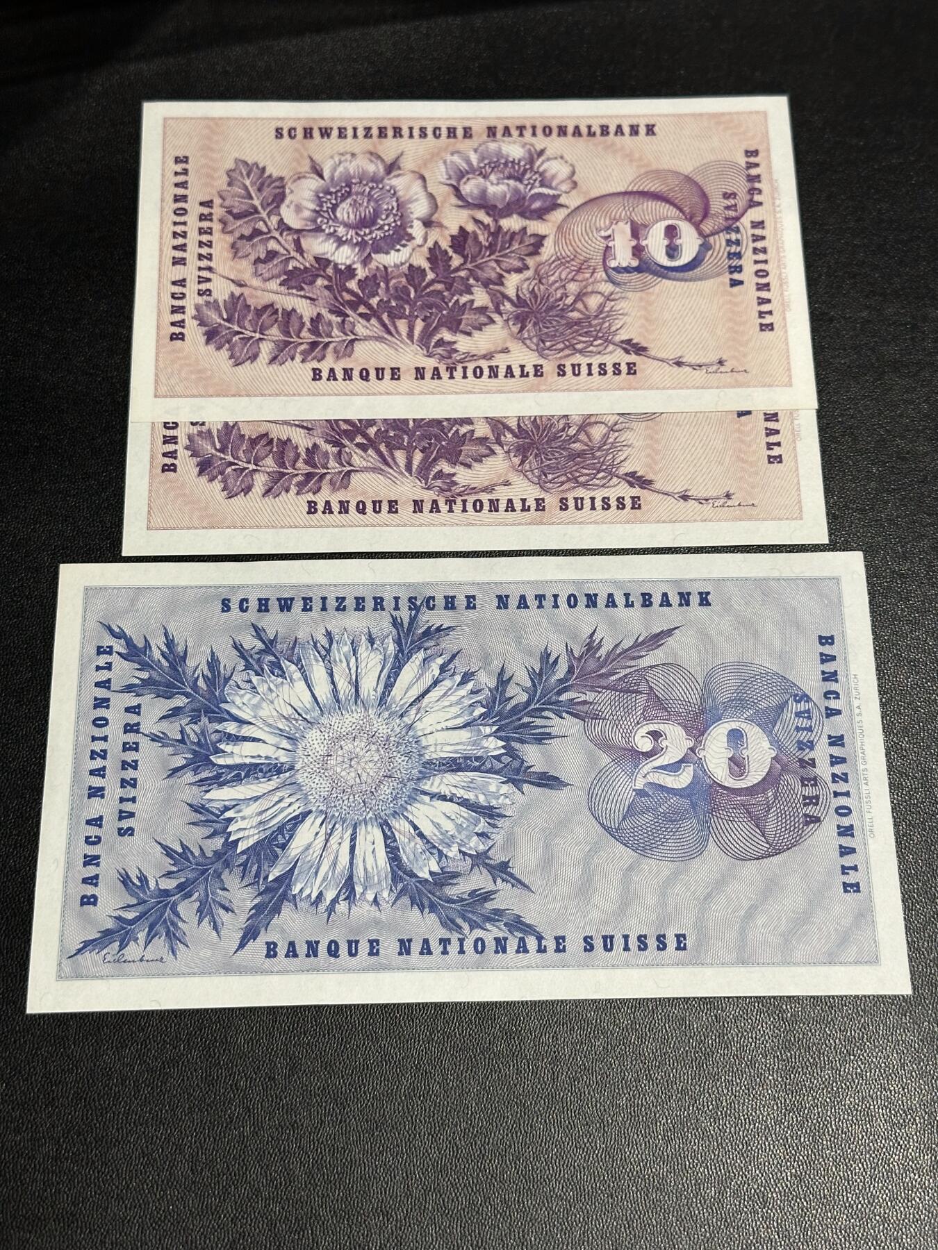 《外钞收藏家》第六百二十八期（精品百拍场）（长期征集拍品、欢迎藏友们联系合作） 瑞士1970年10法郎2张连号+71年20法郎1张一起  全新角轻微不绝