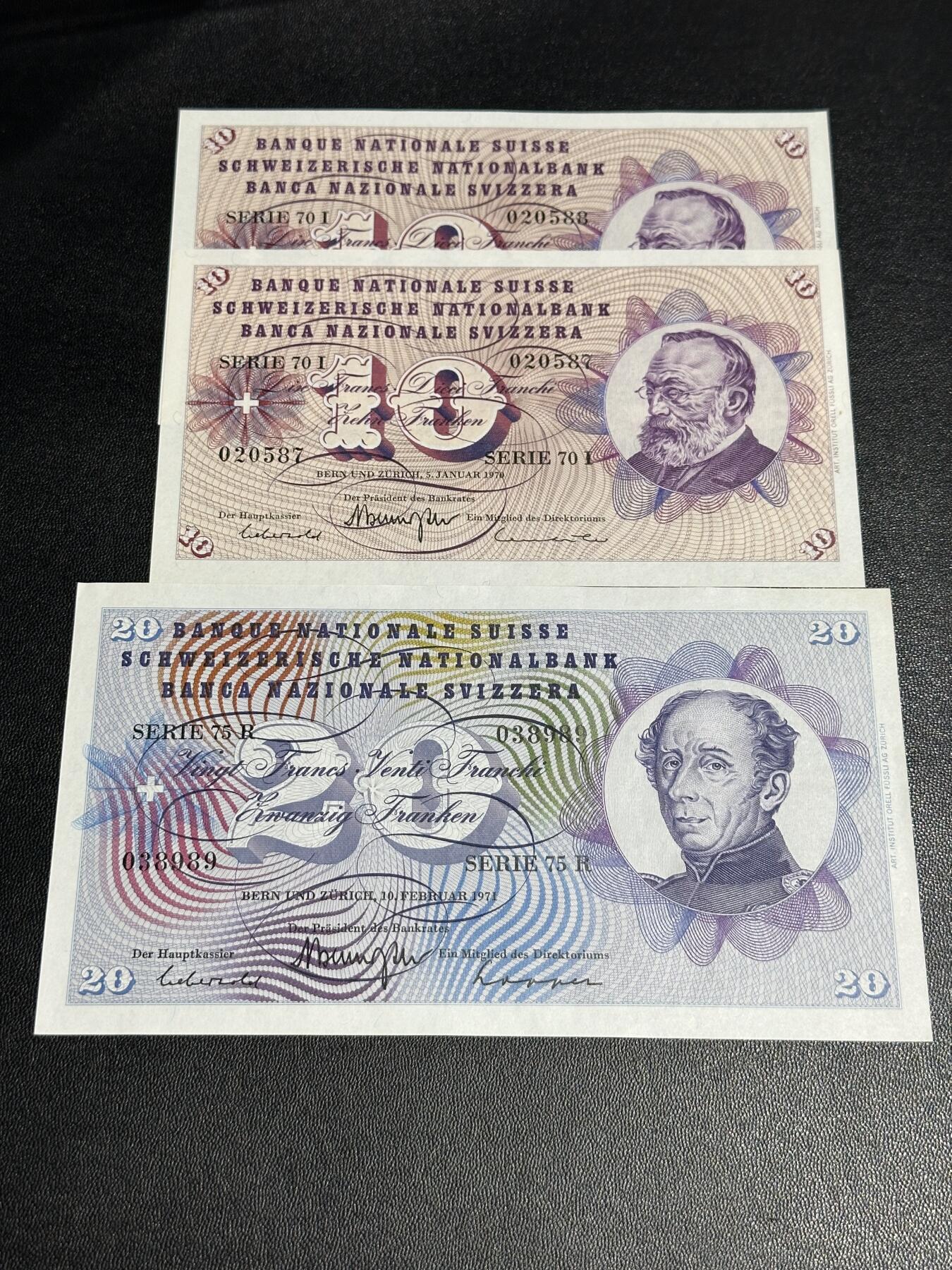 《外钞收藏家》第六百二十八期（精品百拍场）（长期征集拍品、欢迎藏友们联系合作） 瑞士1970年10法郎2张连号+71年20法郎1张一起  全新角轻微不绝