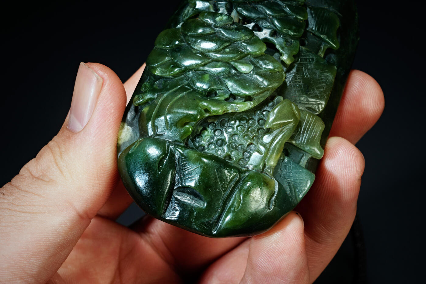 上海都达杂项专场八十一【全场包邮】  天然和田玉青玉精雕《闲下悠然》手把件97-37