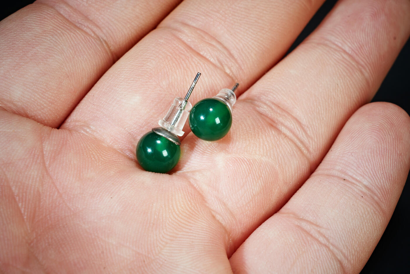 上海都达杂项专场八十一【全场包邮】  天然绿玛瑙圆珠耳环 一对97-204