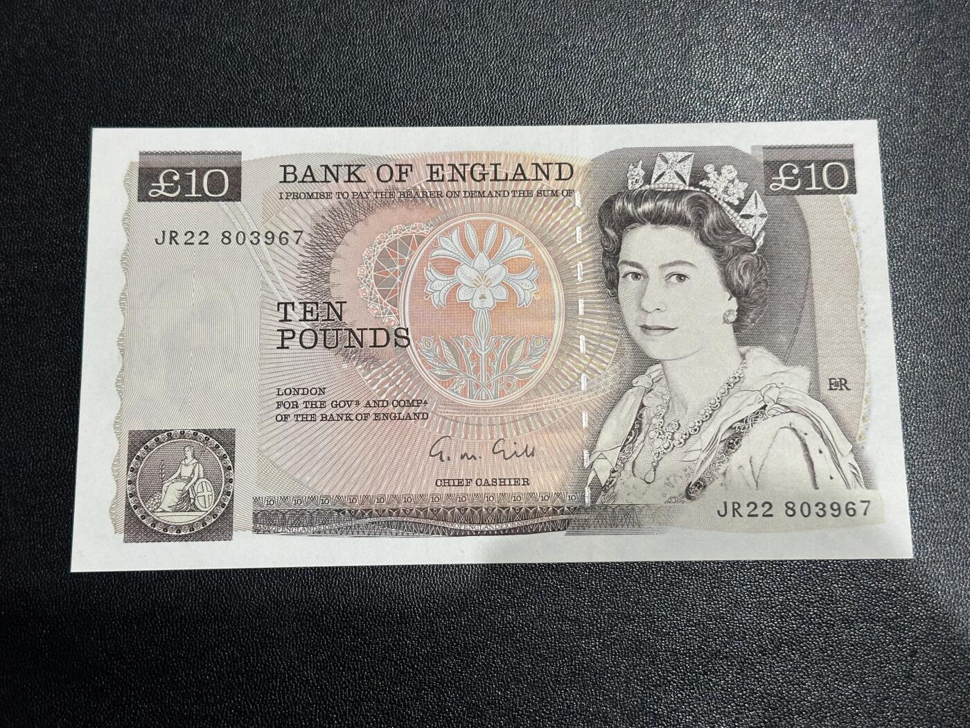 《外钞收藏家》第六百二十八期（精品百拍场）（长期征集拍品、欢迎藏友们联系合作） 英国D序列10镑 AU品相