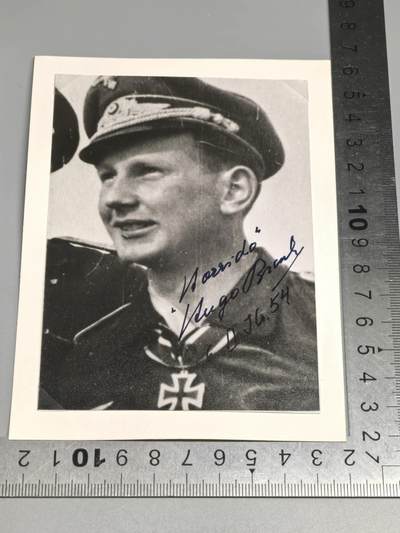 小驴勋章奖章收藏4月18日周六晚六点拍卖（珍爱和平，收藏战争，铭记历史，勿忘国耻，忠党爱国。有偿代拍，送拍规则在简介最后，参拍须阅读规则后再参拍，关系到运费包装发货时效真假辨别等关键信息，拍卖时不再发原图，看大图店主微信码在拍卖店铺介绍里或者找我要） 目前仍在世的最后一位空军骑士铁十字勋章获得者雨果·布洛赫（Hugo Broch）战后亲笔签名照