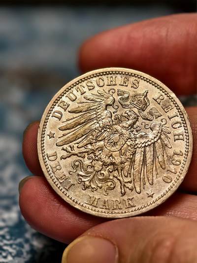 抚柳草堂-第二十六期章牌钱币  奖章勋章 满百包邮 放漏专场 1910德国普鲁士威廉二世3马克银币 A厂 重16.7g 淡淡的转光 底板也不错