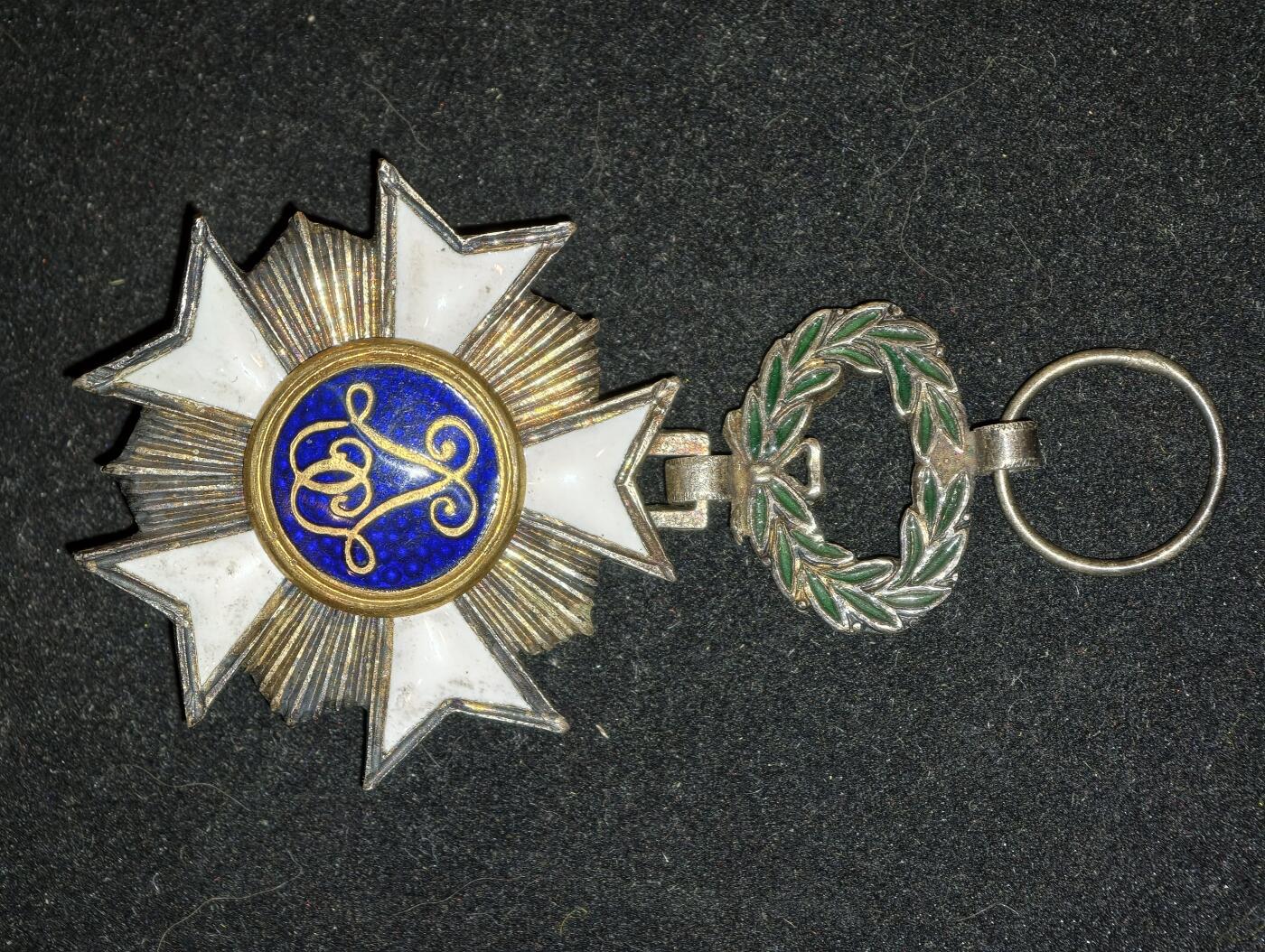 凯旋世界勋赏（第23期）（欢迎送拍）（对拍品有疑问请询问客服，不接受到手刀，出价默认拍品品相。请认真阅读拍卖规则！出价默认已认可！）（收到货请录制开箱视频，无视频概不处理问题。） 比利时王国勋章标本