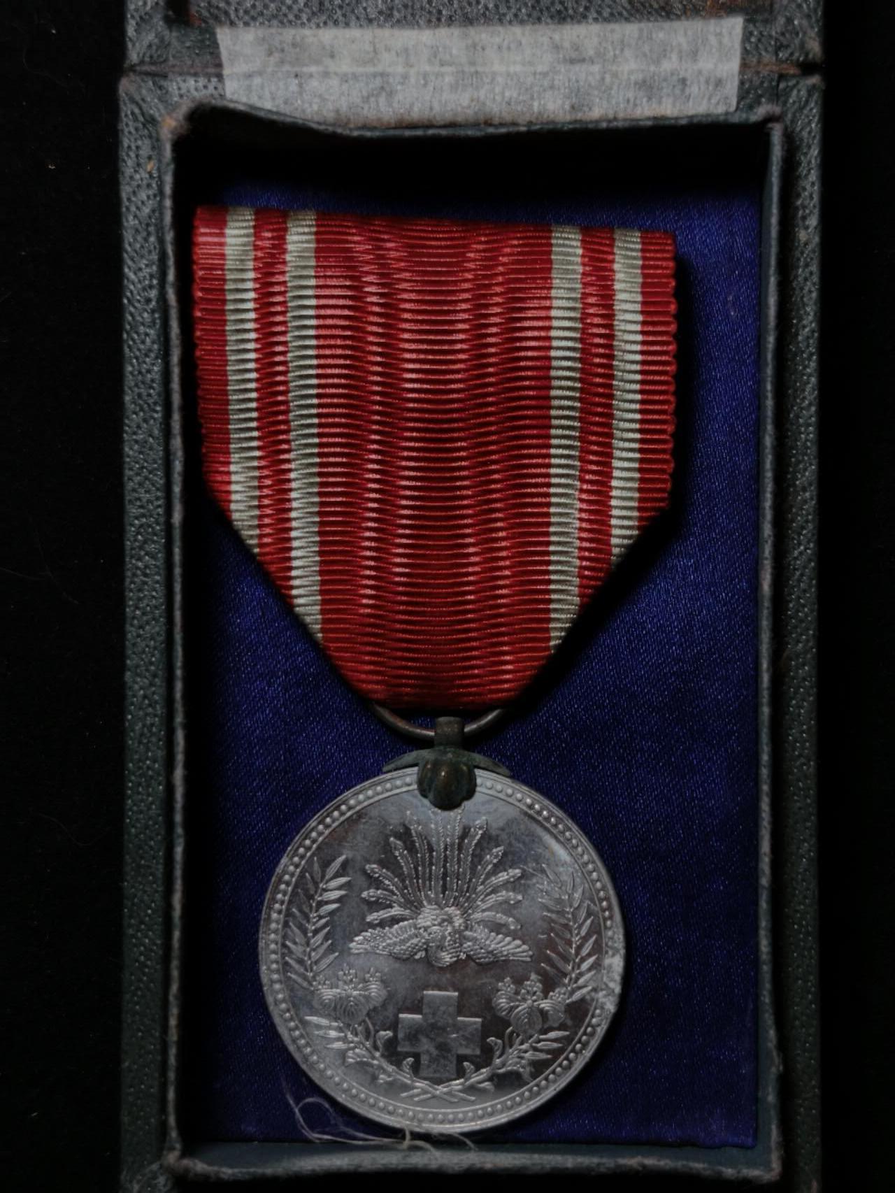 凯旋世界勋赏（第23期）（欢迎送拍）（对拍品有疑问请询问客服，不接受到手刀，出价默认拍品品相。请认真阅读拍卖规则！出价默认已认可！）（收到货请录制开箱视频，无视频概不处理问题。） 日本赤十字带盒