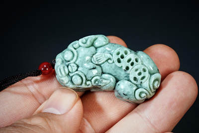 上海都达杂项专场102【全场包邮】  天然翡翠（A货）精雕《招财貔貅》挂件97-62