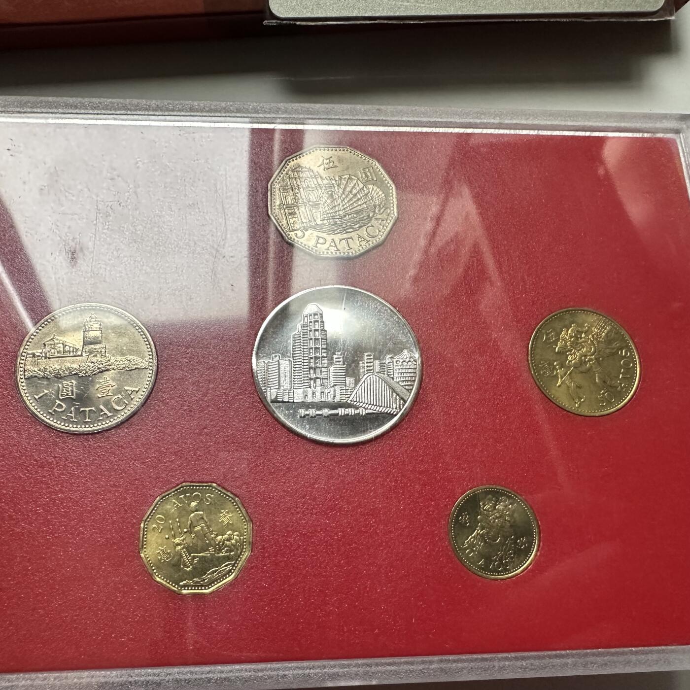 🌹外币初藏🌹🐯2026年第44场   每周二四六晚8️⃣点  世界硬币 澳门回归流通硬币套装 b