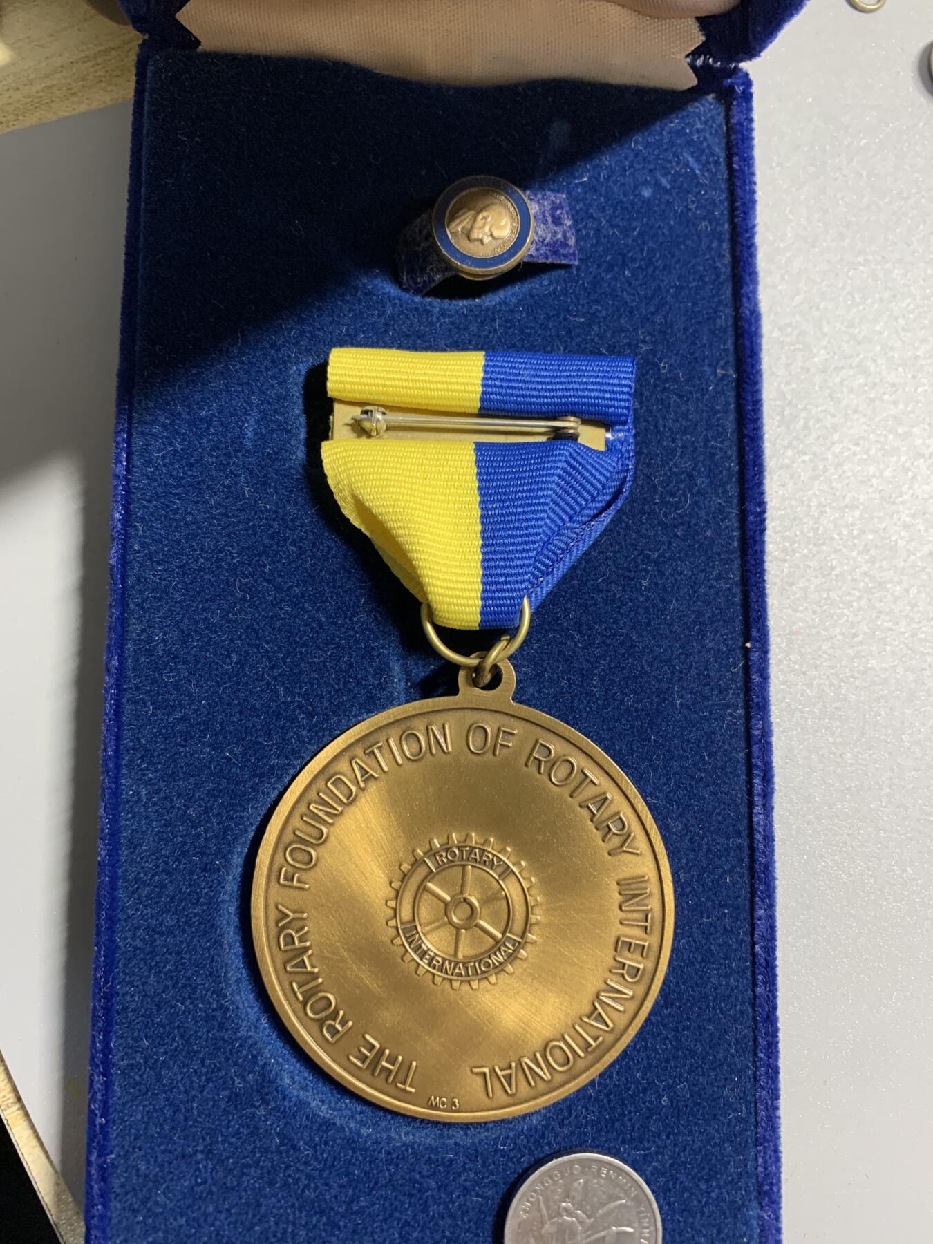 远东徽章小铺4月19日周日晚上9点结束 扶轮社纪念章