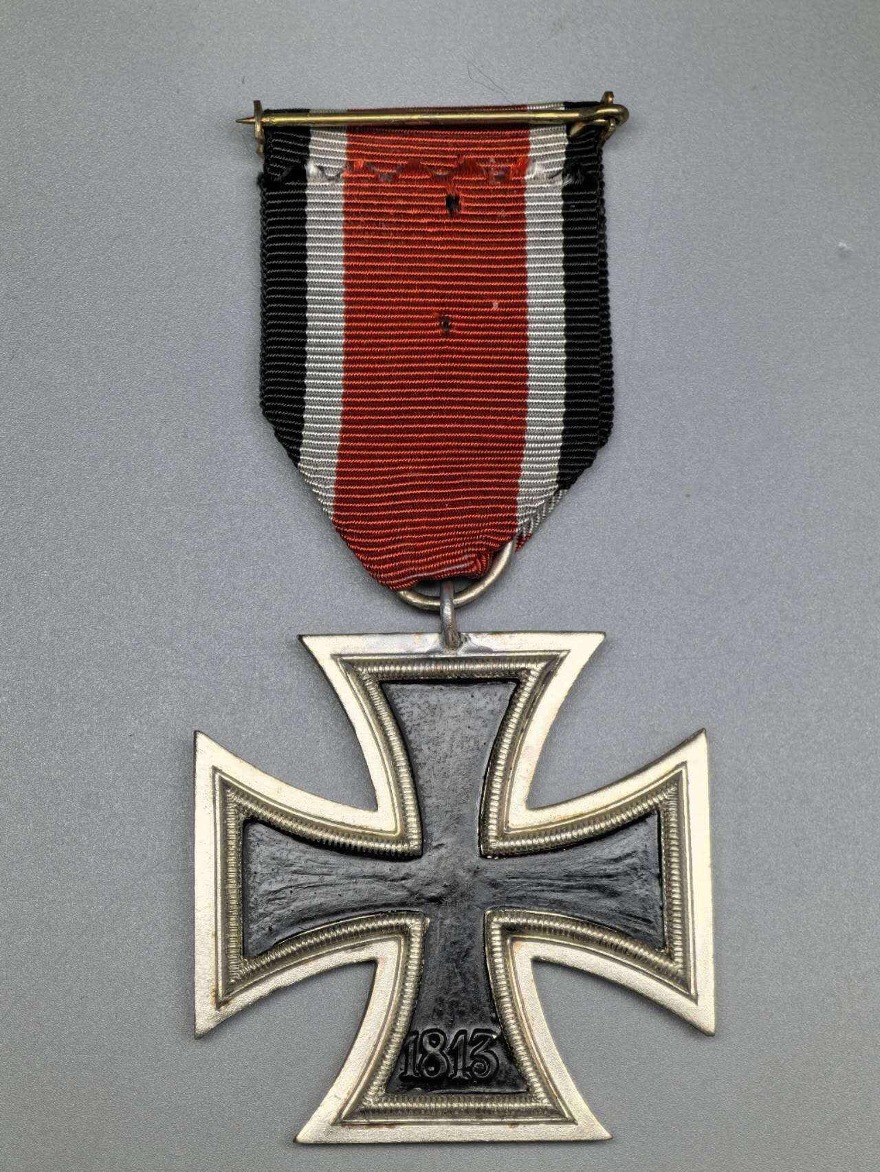 小驴勋章奖章收藏4月18日周六晚六点拍卖（珍爱和平，收藏战争，铭记历史，勿忘国耻，忠党爱国。有偿代拍，送拍规则在简介最后，参拍须阅读规则后再参拍，关系到运费包装发货时效真假辨别等关键信息，拍卖时不再发原图，看大图店主微信码在拍卖店铺介绍里或者找我要）