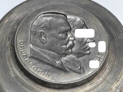 小驴勋章奖章收藏4月18日周六晚六点拍卖（珍爱和平，收藏战争，铭记历史，勿忘国耻，忠党爱国。有偿代拍，送拍规则在简介最后，参拍须阅读规则后再参拍，关系到运费包装发货时效真假辨别等关键信息，拍卖时不再发原图，看大图店主微信码在拍卖店铺介绍里或者找我要） 画家和兴登堡纪念章原模模具，一斤半重，罕见，比章贵，几千的东西