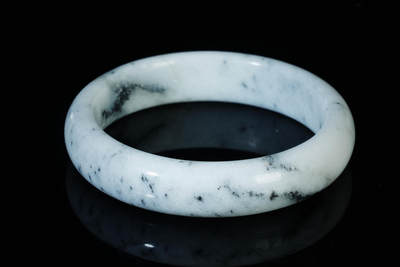 上海都达杂项专场103【全场包邮】  天然和田玉点墨青花手镯97-18