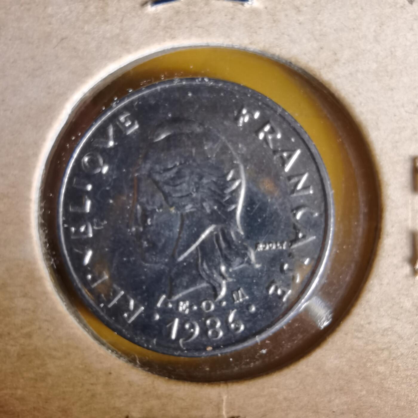 沼泽如烟--第1061场 法属新喀里多尼亚1986年10法郎