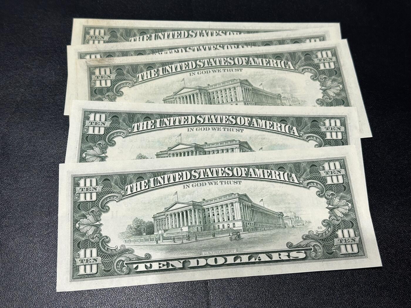 《外钞收藏家》第六百二十八期（精品百拍场）（长期征集拍品、欢迎藏友们联系合作） 1988和95年美国小头版10美元 5张一起 AU和UNC-