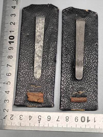 小驴勋章奖章收藏4月18日周六晚六点拍卖（珍爱和平，收藏战争，铭记历史，勿忘国耻，忠党爱国。有偿代拍，送拍规则在简介最后，参拍须阅读规则后再参拍，关系到运费包装发货时效真假辨别等关键信息，拍卖时不再发原图，看大图店主微信码在拍卖店铺介绍里或者找我要） 日本肩章