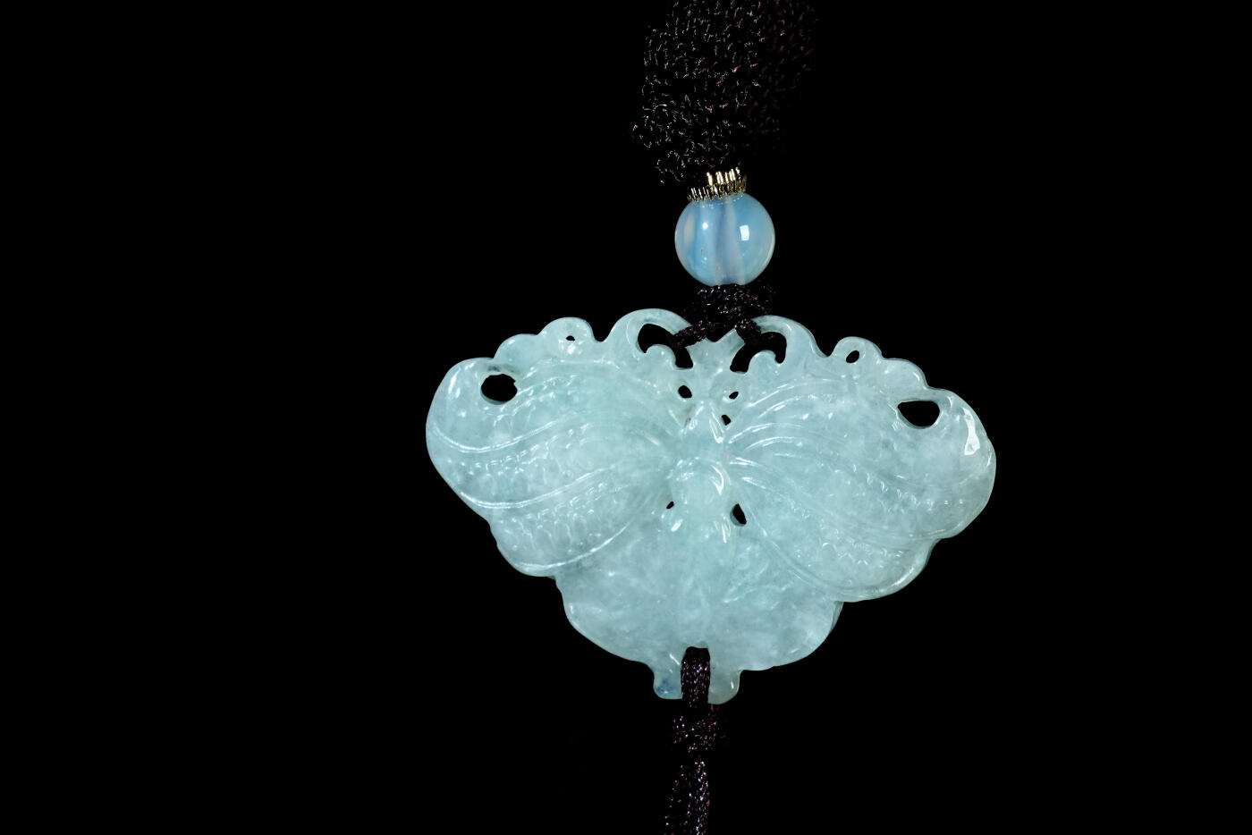 上海都达杂项专场八十一【全场包邮】  天然冰糯种翡翠（A货）精雕《蝴蝶翩翩》挂件 附鉴定证书97-55