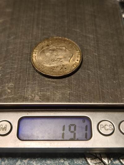 抚柳草堂-第二十六期章牌钱币  奖章勋章 满百包邮 放漏专场 1966西班牙佛朗哥100PESETAS银币 重19.1g 老包浆味道好细节也在线 发丝清晰不糊