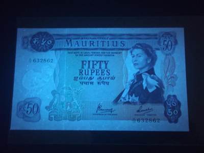 2026四月第三期，总第224期 毛里求斯1967版50卢比UNC 戎装女王和港口