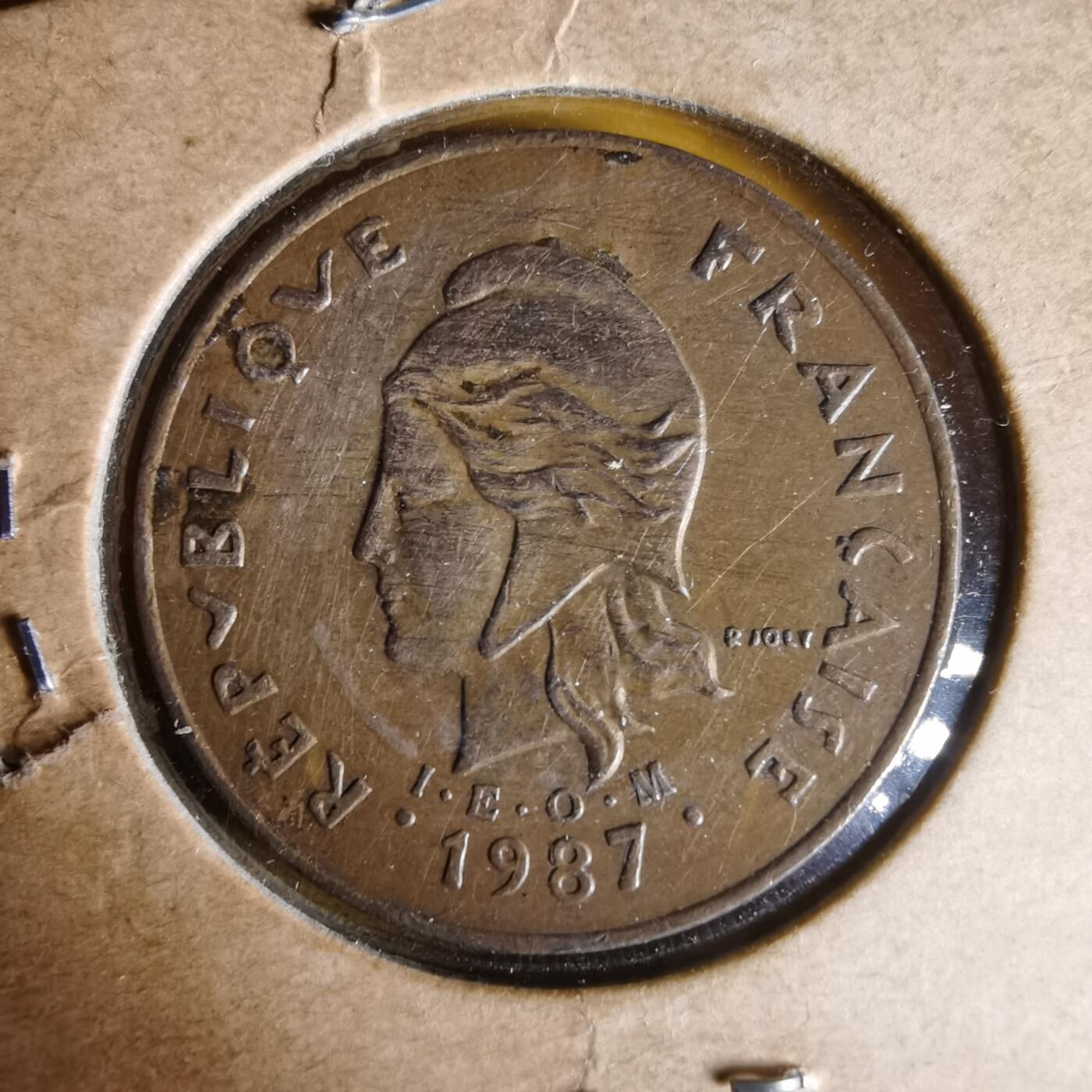 沼泽如烟--第1061场 法属新喀里多尼亚1987年100法郎