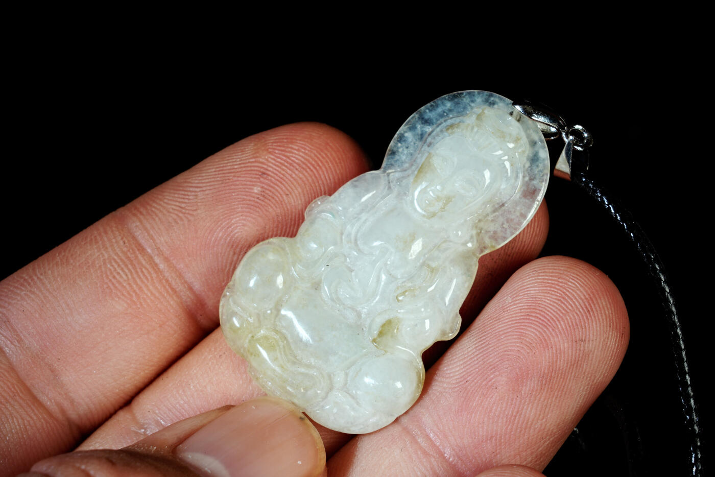 上海都达杂项专场八十一【全场包邮】  天然冰种翡翠（A货）精雕《持瓶观音》挂件 97-64