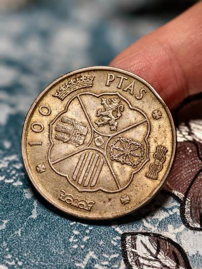 抚柳草堂-第二十六期章牌钱币  奖章勋章 满百包邮 放漏专场 1966西班牙佛朗哥100PESETAS银币 重19.1g 老包浆味道好细节也在线 发丝清晰不糊