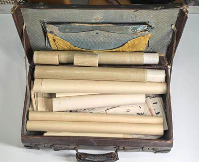 小驴勋章奖章收藏4月18日周六晚六点拍卖（珍爱和平，收藏战争，铭记历史，勿忘国耻，忠党爱国。有偿代拍，送拍规则在简介最后，参拍须阅读规则后再参拍，关系到运费包装发货时效真假辨别等关键信息，拍卖时不再发原图，看大图店主微信码在拍卖店铺介绍里或者找我要） 伟大的抗日战争时期日方从军记章勋记、杂件等在一个皮箱里一套