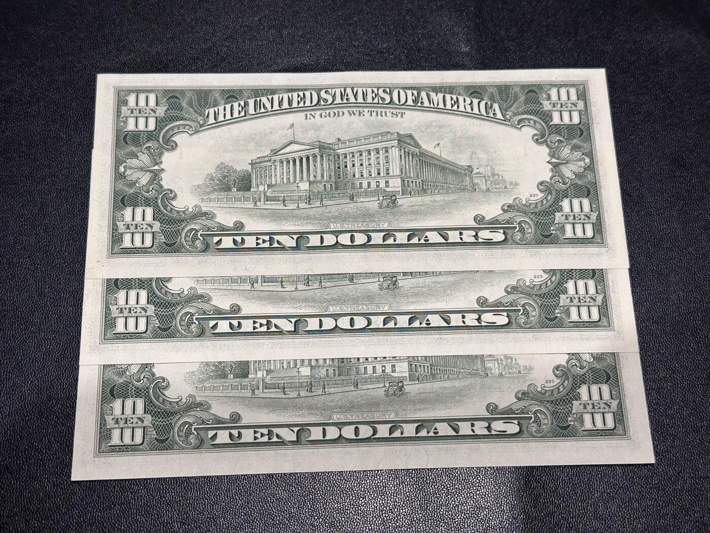 《外钞收藏家》第六百二十八期（精品百拍场）（长期征集拍品、欢迎藏友们联系合作） 1988年美国小头版10美元 3张一起 AA冠 AU品相