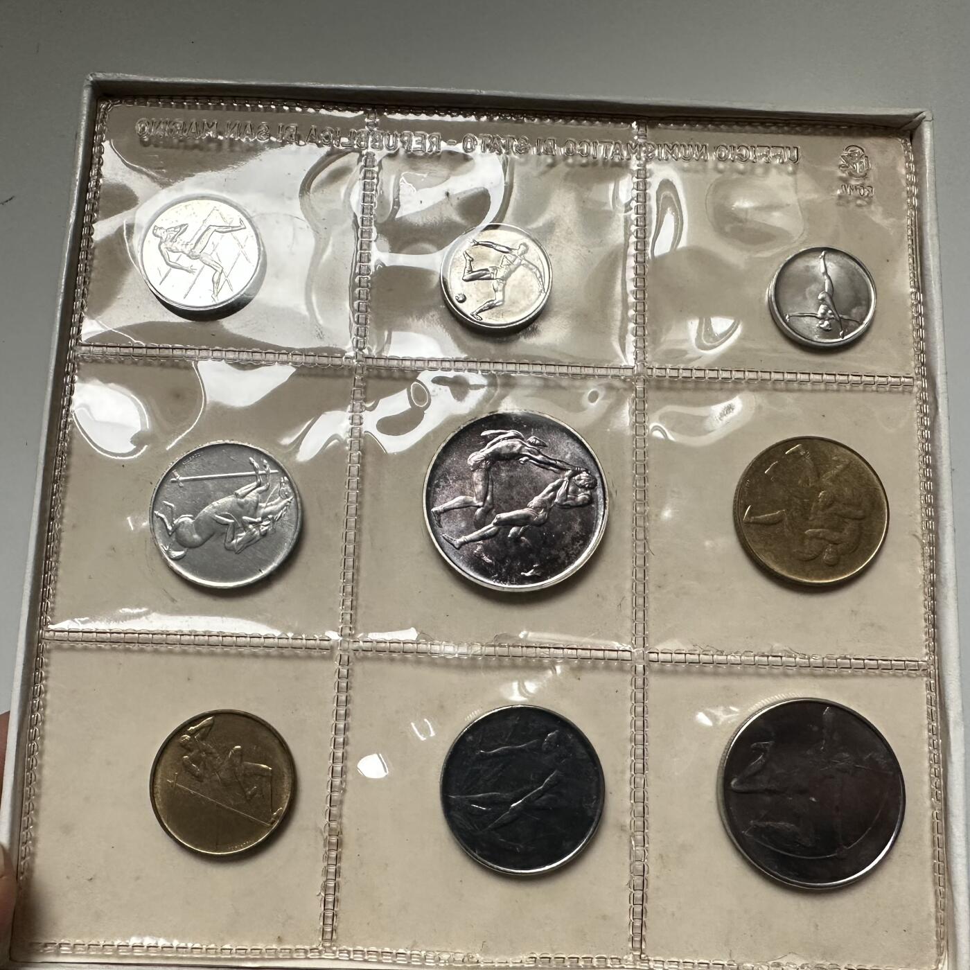 🌹外币初藏🌹🐯2026年第44场   每周二四六晚8️⃣点  世界硬币 圣马力诺1980年莫斯科奥运会纪念套币 原厂包装含一枚11克银币