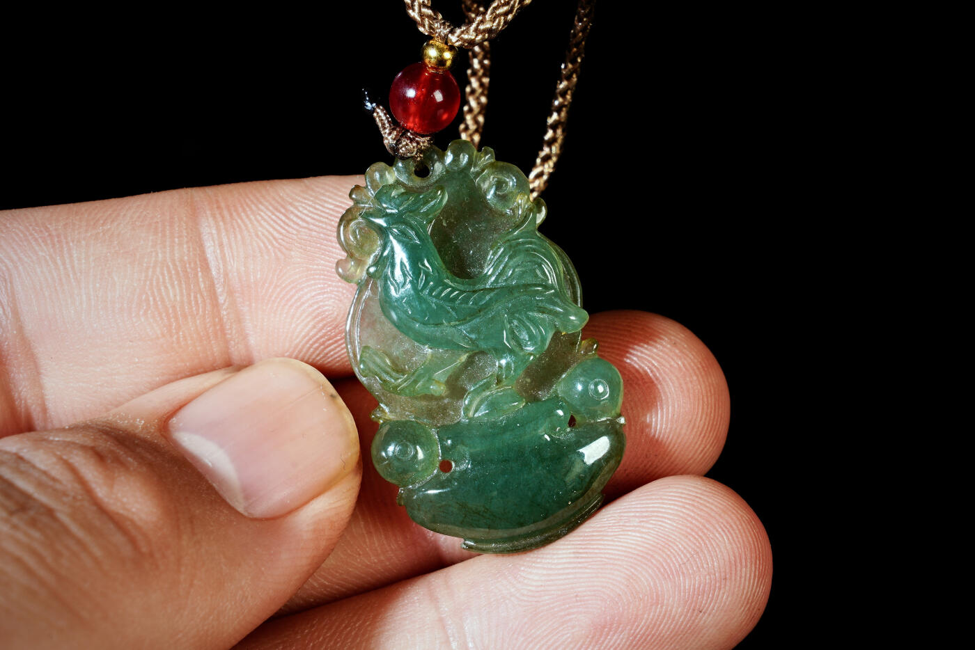 上海都达杂项专场八十一【全场包邮】  天然冰绿种翡翠（A货）精雕《大吉大利》挂件 97-61