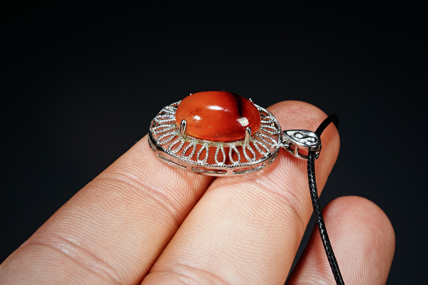 上海都达杂项专场八十一【全场包邮】  天然红玛瑙蛋面吊坠挂件97-269