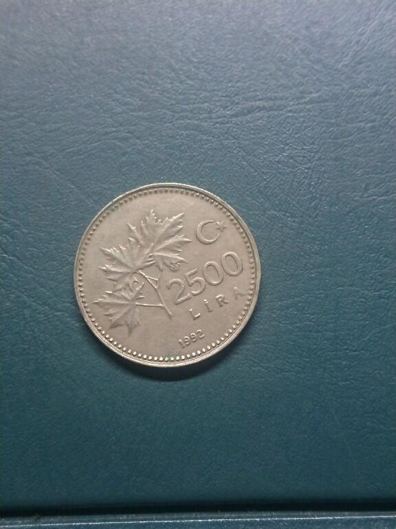 松南世界钱币——260416 土耳其2500里拉