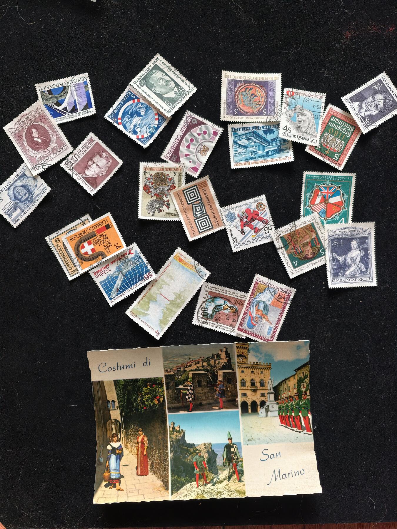 凯旋世界勋赏（第23期）（欢迎送拍）（对拍品有疑问请询问客服，不接受到手刀，出价默认拍品品相。请认真阅读拍卖规则！出价默认已认可！）（收到货请录制开箱视频，无视频概不处理问题。） 邮票一堆