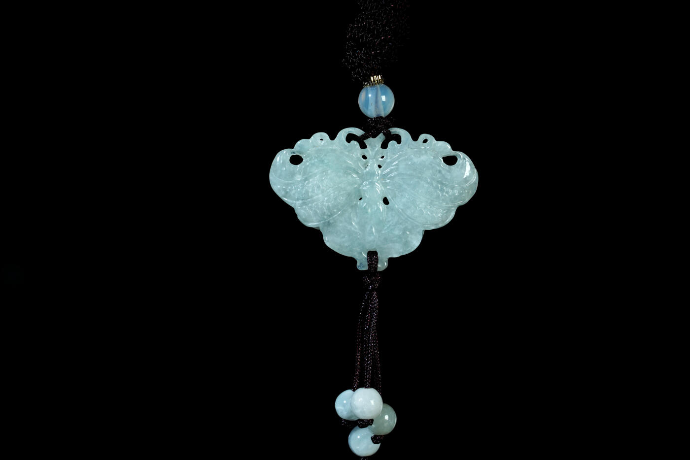 上海都达杂项专场八十一【全场包邮】  天然冰糯种翡翠（A货）精雕《蝴蝶翩翩》挂件 附鉴定证书97-55