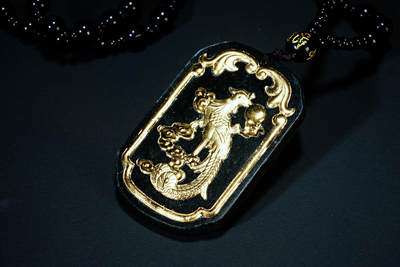 上海都达杂项专场102【全场包邮】  和田玉足金凤舞挂件