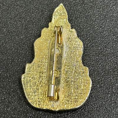 西秦中古拍卖第八十五期  泰国 泰皇拉玛九世登基50年大典纪念章 泰国皇家胸针