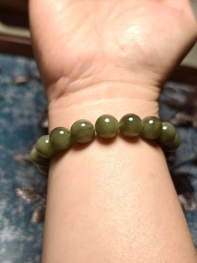 抚柳草堂-第二十六期章牌钱币  奖章勋章 满百包邮 放漏专场 和田玉猫眼碧玉手串 和田粉青料质地细腻结构紧密 料子老熟具有丝绢光泽 部分珠子具有猫眼效应 珠径11.5mm 重41.6g 上手效果百搭 显白