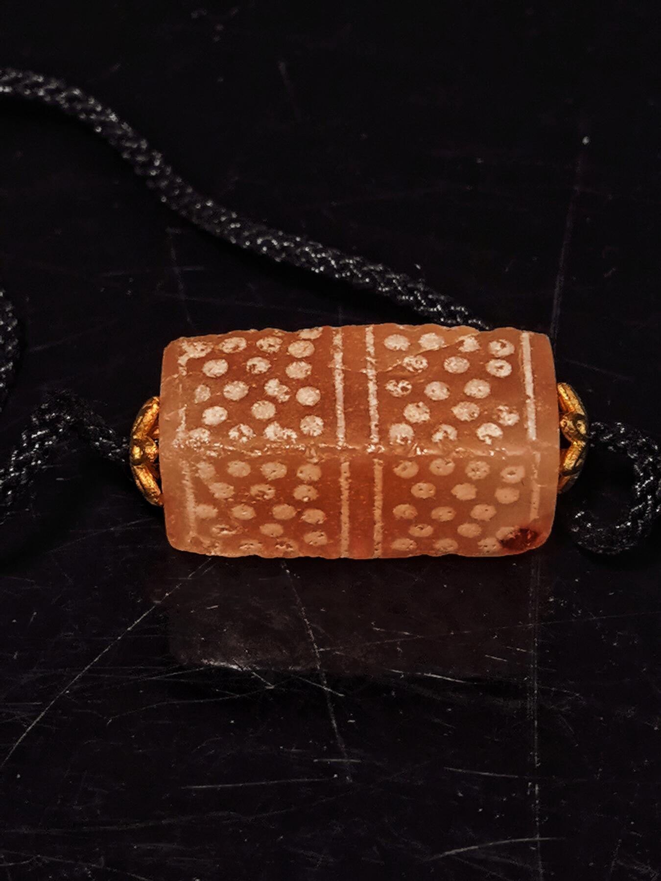 碧月说宝.雪域莲花开（二） 明代 玛瑙方型珠