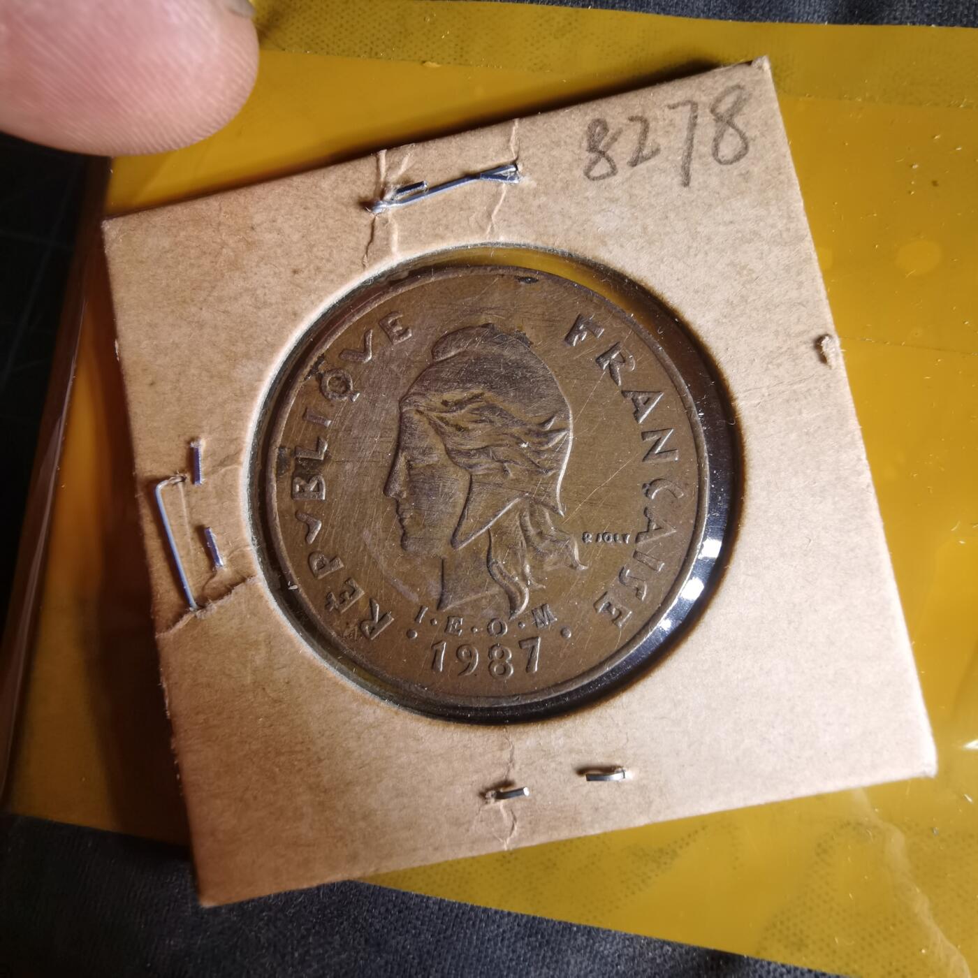 沼泽如烟--第1061场 法属新喀里多尼亚1987年100法郎