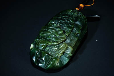 上海都达杂项专场103【全场包邮】  天然和田玉青玉精雕《闲下悠然》手把件97-37