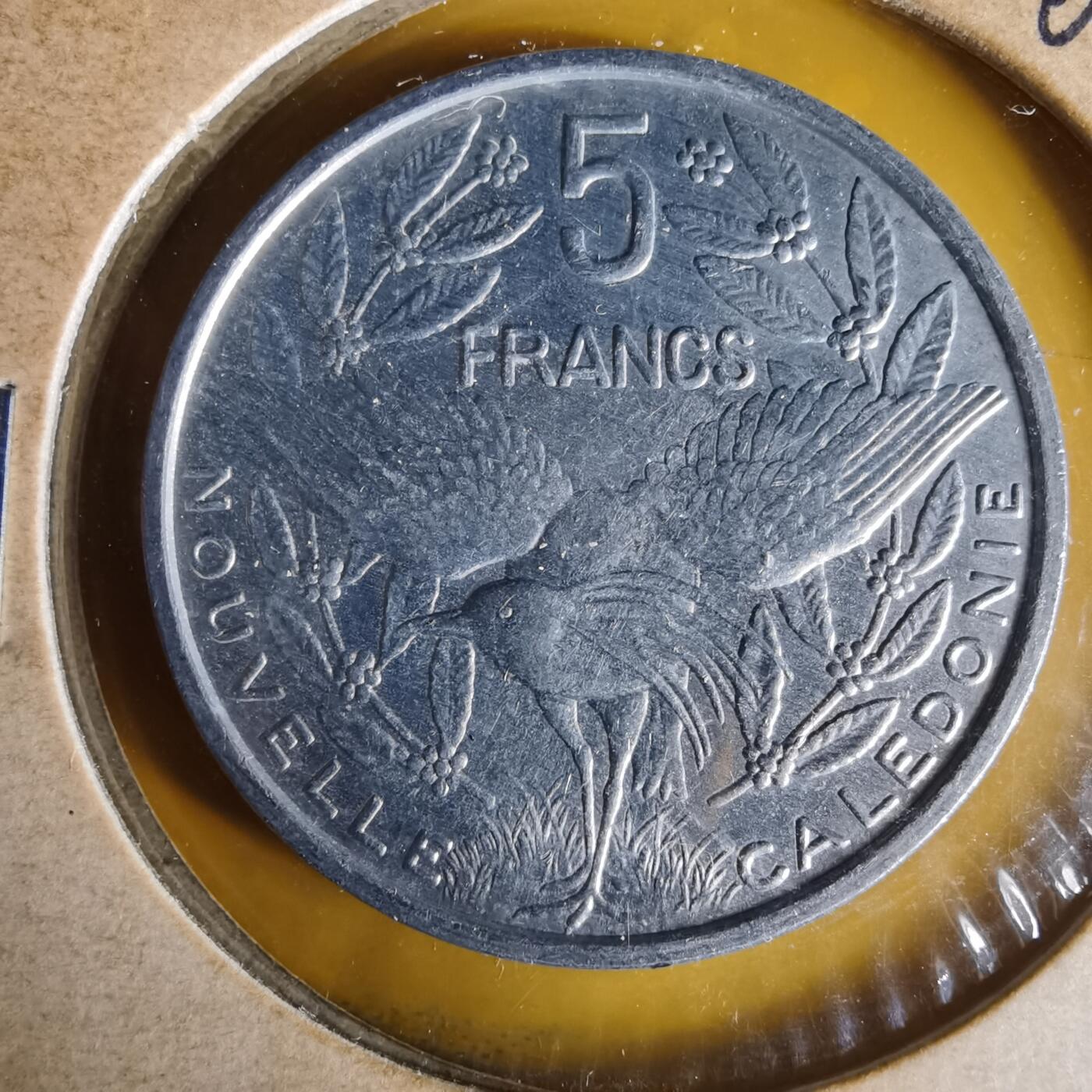 沼泽如烟--第1061场 法属新喀里多尼亚2004年5法郎