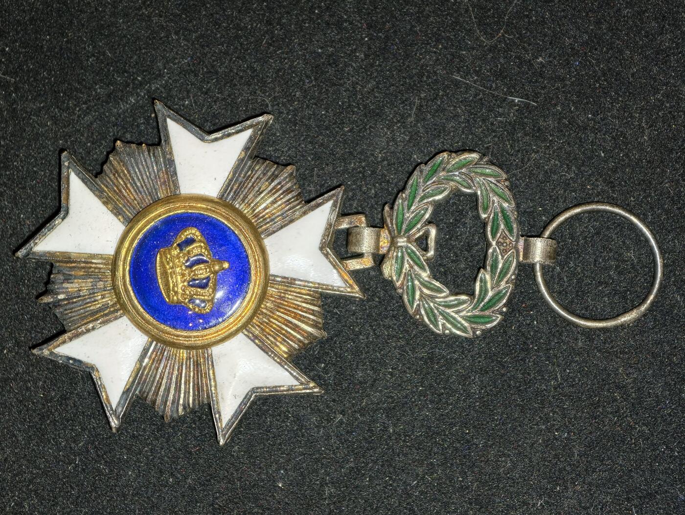 凯旋世界勋赏（第23期）（欢迎送拍）（对拍品有疑问请询问客服，不接受到手刀，出价默认拍品品相。请认真阅读拍卖规则！出价默认已认可！）（收到货请录制开箱视频，无视频概不处理问题。） 比利时王国勋章标本