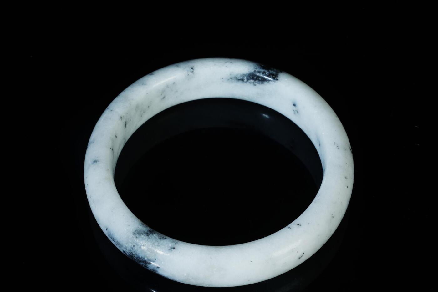 上海都达杂项专场八十一【全场包邮】  天然和田玉点墨青花手镯97-18