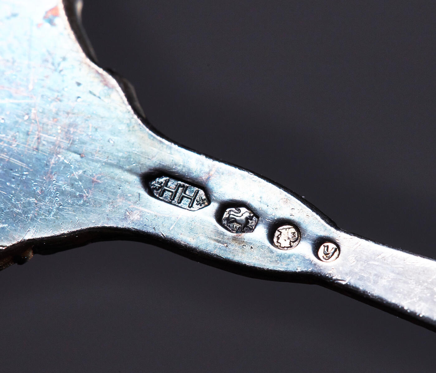 【俄甄集藏】满园春色-2026年(051)04-22星期三 晚 19:30 全场包邮 荷兰1983年菲利普公司订制传统风车题材纪念银勺6支一套，原盒，著名银器公司休伯特·霍伊卡斯制作，包浆醇厚，保存完好，长：123mm，宽：23mm，总重量：100克，835银，上期被鸽重拍