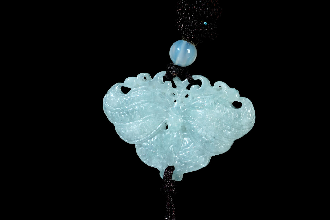 上海都达杂项专场八十一【全场包邮】  天然冰糯种翡翠（A货）精雕《蝴蝶翩翩》挂件 附鉴定证书97-55