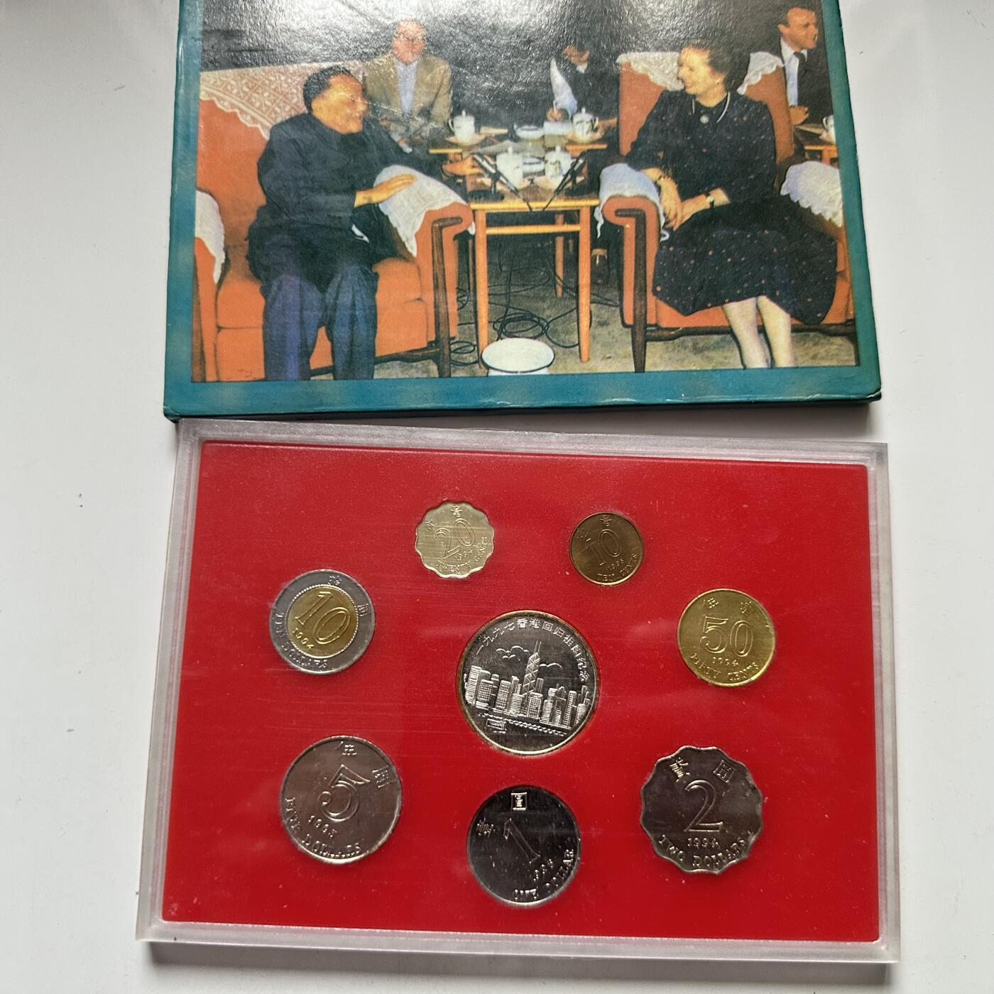 🌹外币初藏🌹🐯2026年第44场   每周二四六晚8️⃣点  世界硬币 香港回归紫荆花套币 a