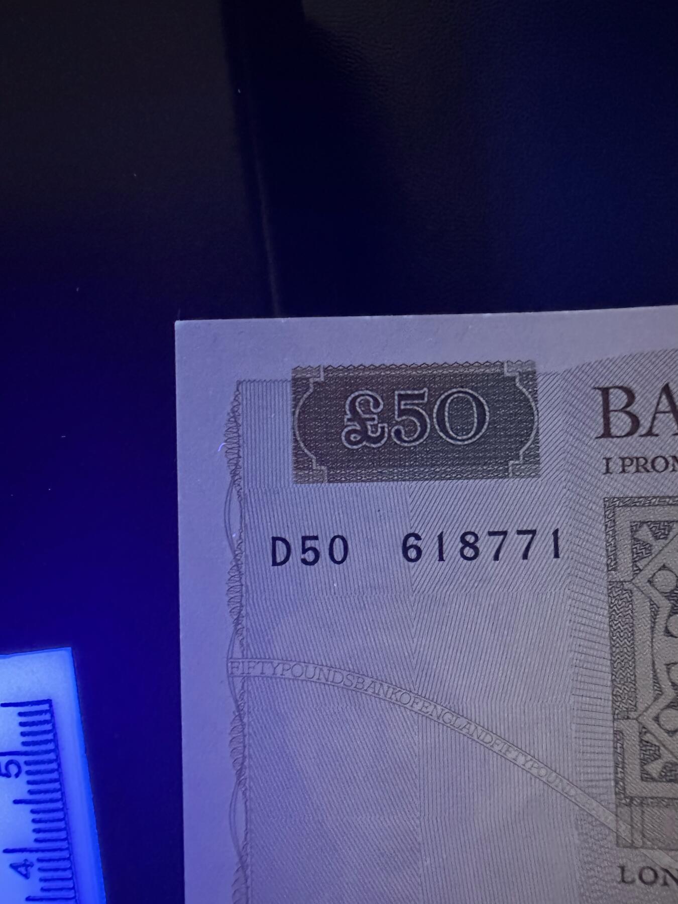 《外钞收藏家》第六百二十八期（精品百拍场）（长期征集拍品、欢迎藏友们联系合作） 英国D序列50镑 全新角不绝