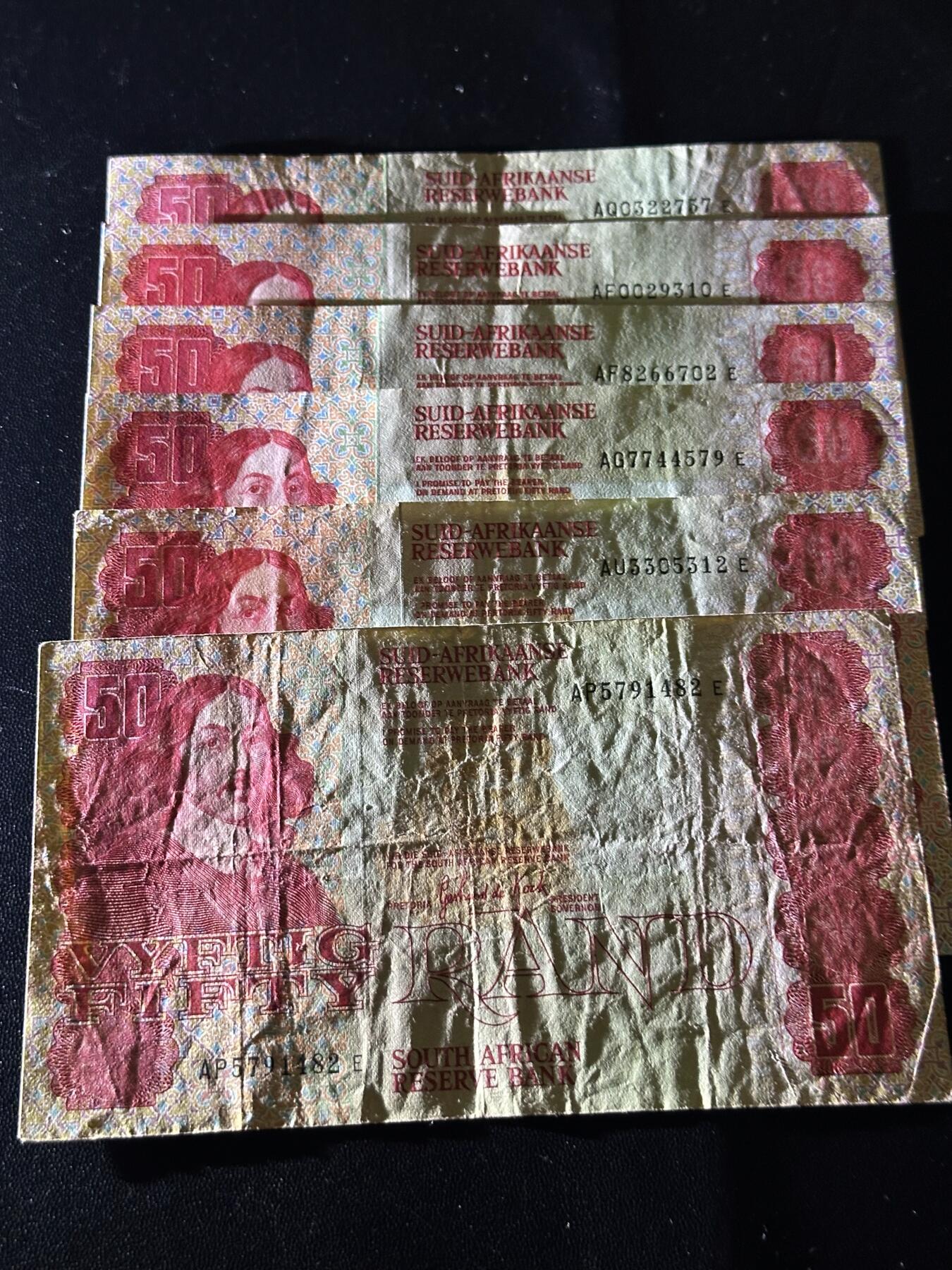 《外钞收藏家》第六百二十八期（精品百拍场）（长期征集拍品、欢迎藏友们联系合作） 南非50兰特 6张一起 非全新 品相如图